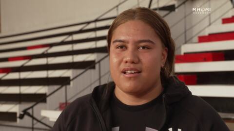 Video for Rising Māori basketball star signs with US college