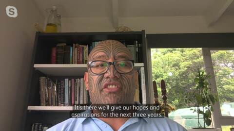 Video for Rawiri Waititi refuses to swear to only Queen Elizabeth