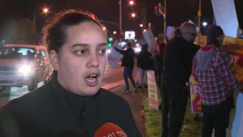 Video for Fast food workers make stand at Auckland KFC
