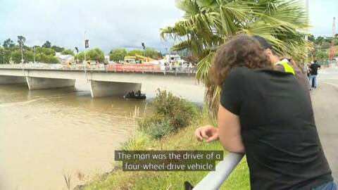 Video for Rāhui lifted from Whanganui River following fatal car accident