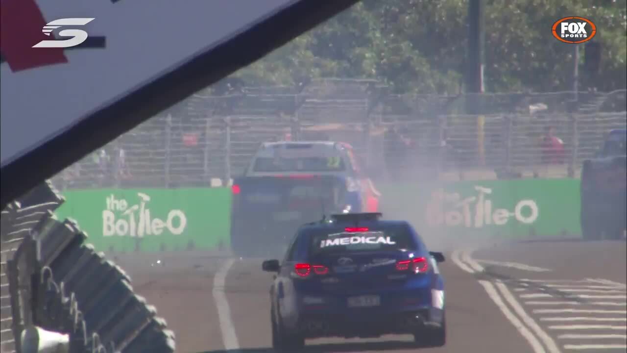 Alexander crashes at race start Supercars