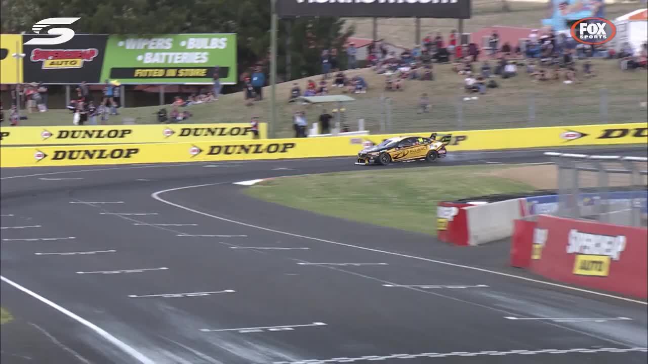 Walsh triggers red flag in co-driver practice | Supercars