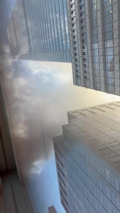 Smoke Surrounds Skyscrapers in Midtown NYC as High-Rise Catches Fire ...