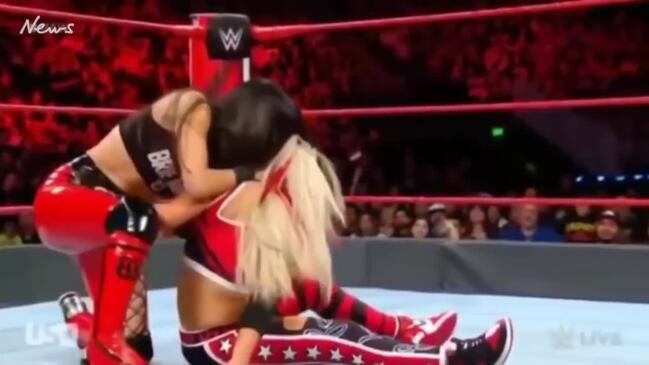 WWE: Becky Lynch, the 'anti Ronda Rousey,' gets her face split open - Foto  12 de 13
