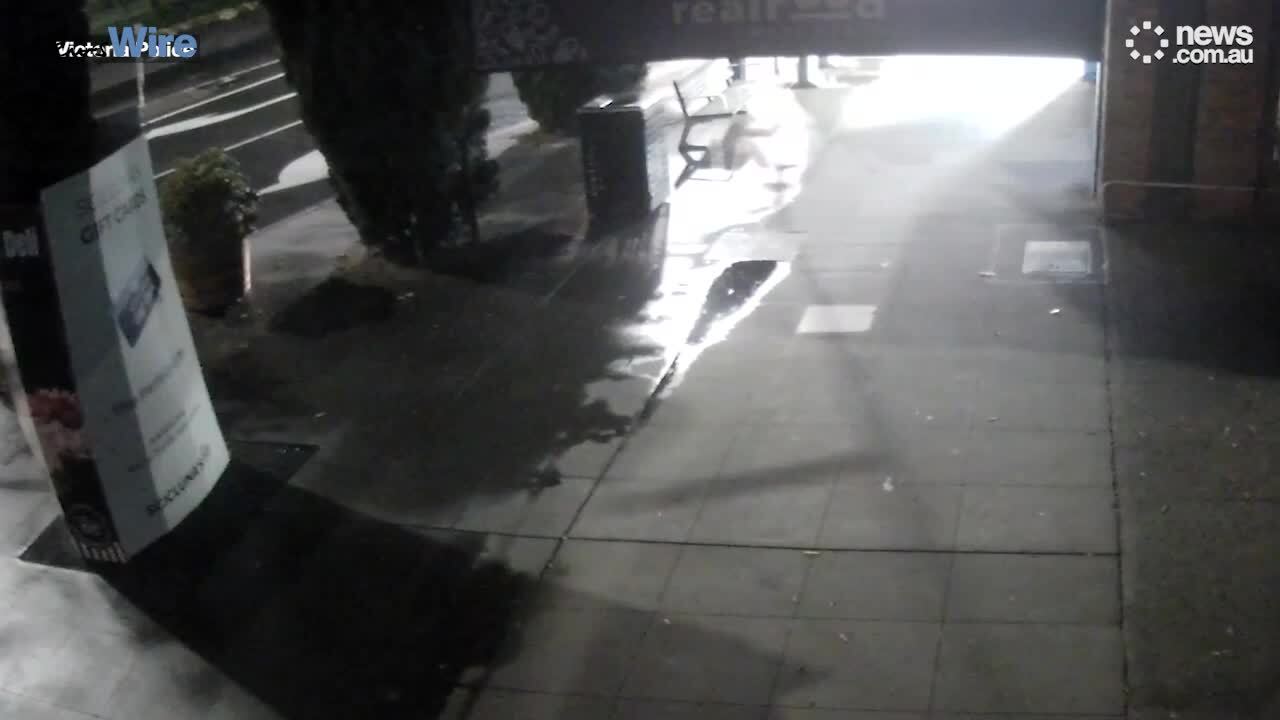 CCTV reveal cars allegedly linked to Mentone tobacco shop fire