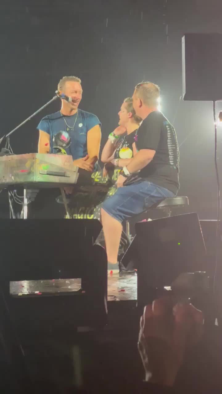 Coldplay superfans invited on stage | Herald Sun