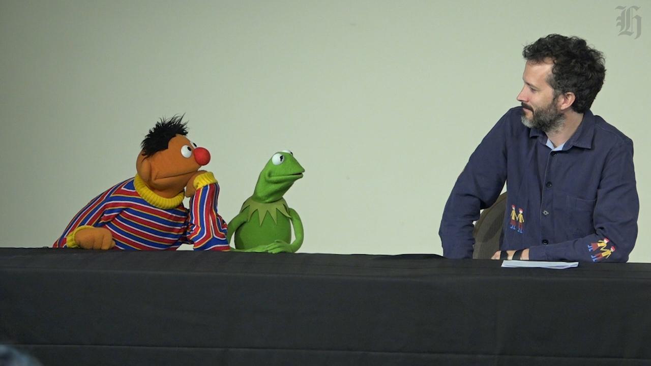 Miss Piggy Dishes on Muppets Movie, Kermit, Ernie and Bert Rumors