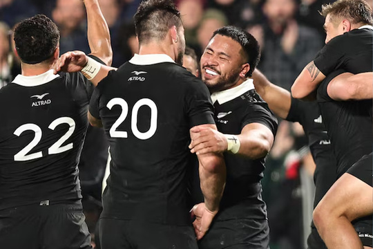 Super Rugby Pacific: Highlanders sign most sin-binned Argentinian