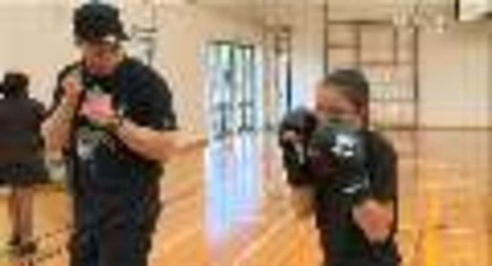 Video for Parker meets young boxing prospects in Manurewa
