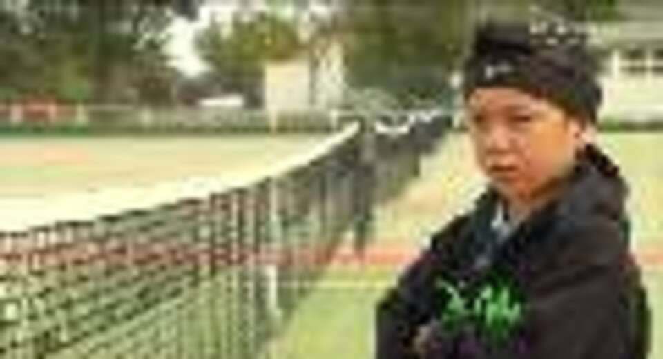 Video for Eight-year-old Kalani excels in tennis 