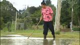 Video for Auckland resident hunts eels during floods 
