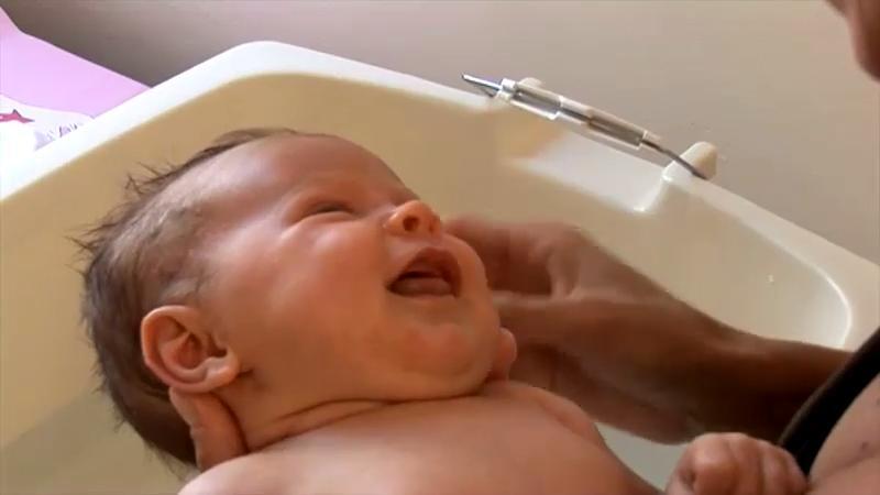 Bathing a newborn  Raising Children Network
