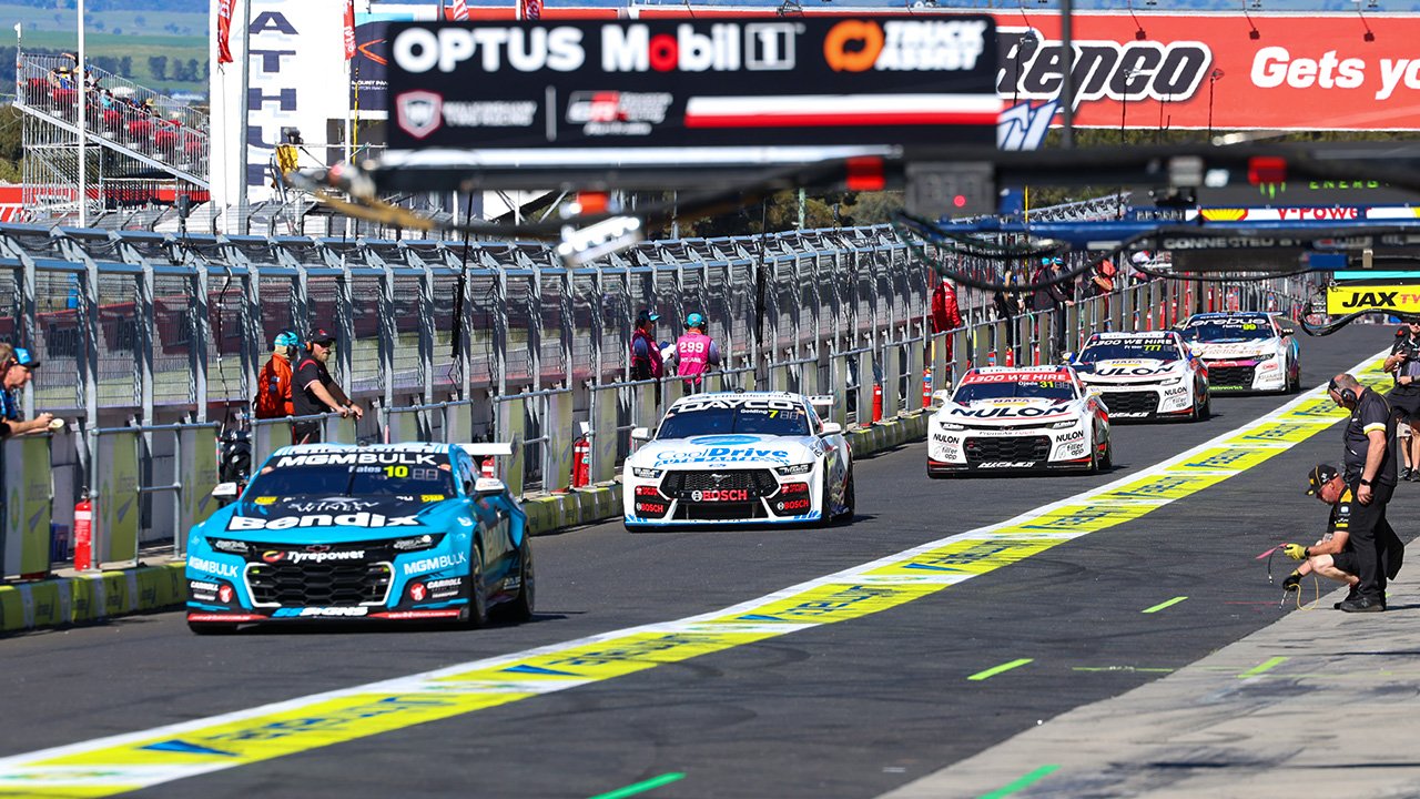 Highlights: Practice 2 2026 Repco Bathurst 1000 | Supercars