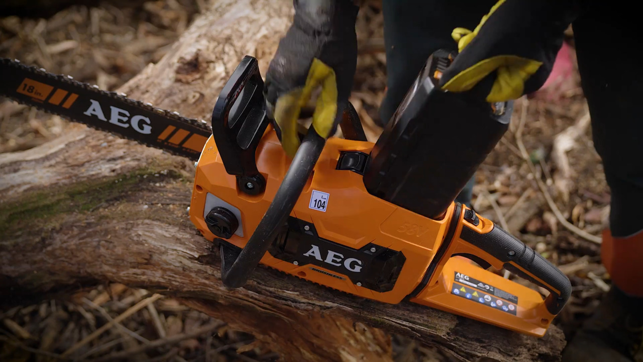 Aeg battery online chainsaw