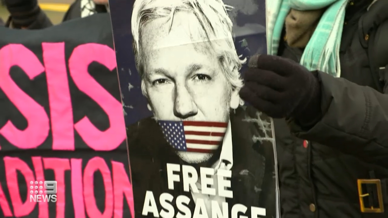 Trump 'offered Assange pardon' if he "played ball" Image
