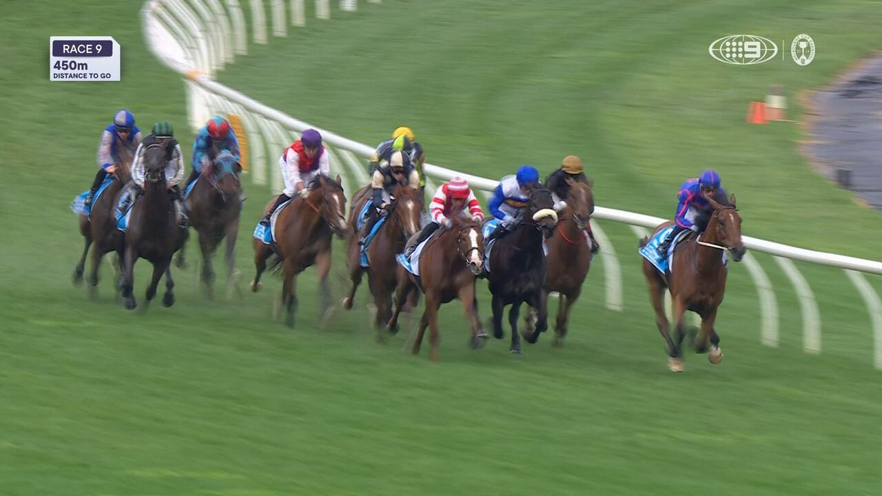 Oaks Day: Race Lexus Melbourne Cup Carnival