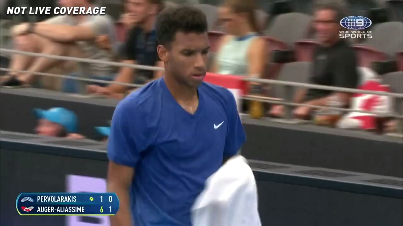 Auger Aliassime powers through the first set