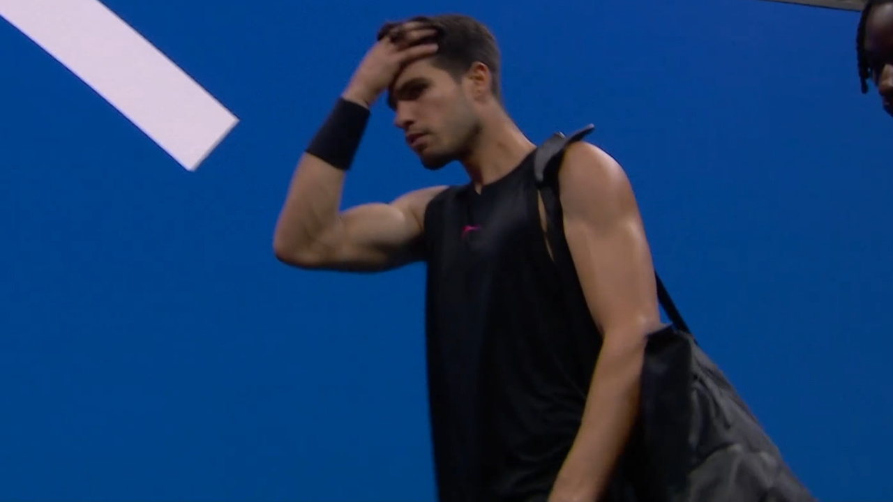 Unseeded Botic van de Zandschulp Stuns Carlos Alcaraz in Dramatic US Open Upset