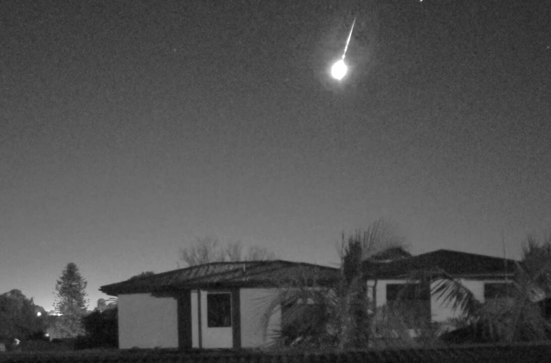 Suspected meteor lights up sky in Victoria