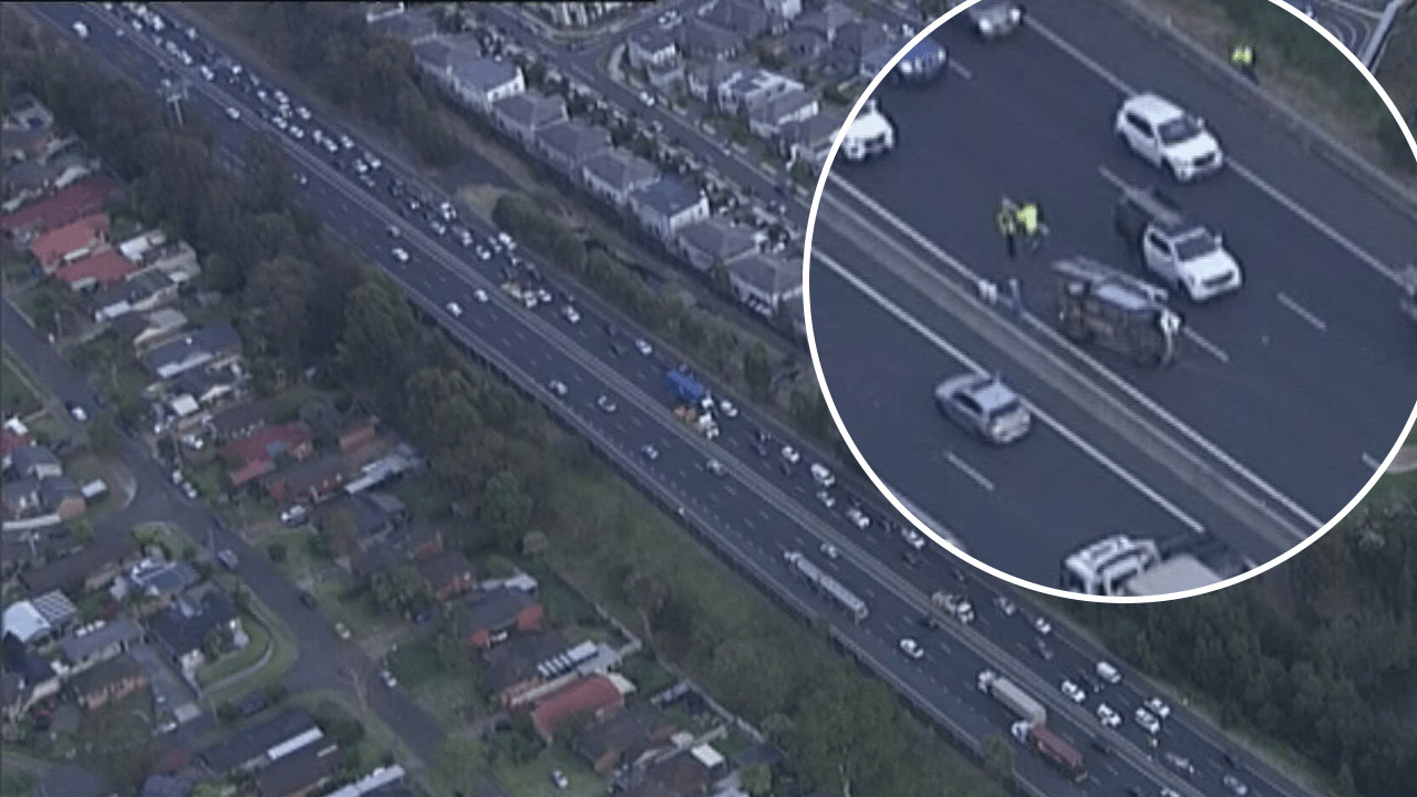 Two car crash on Sydney s M5