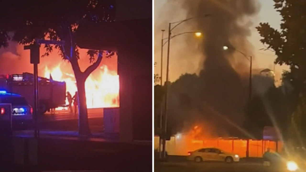 Ballarat tobacco shop fires: Inferno erupts as two tobacconists attacked