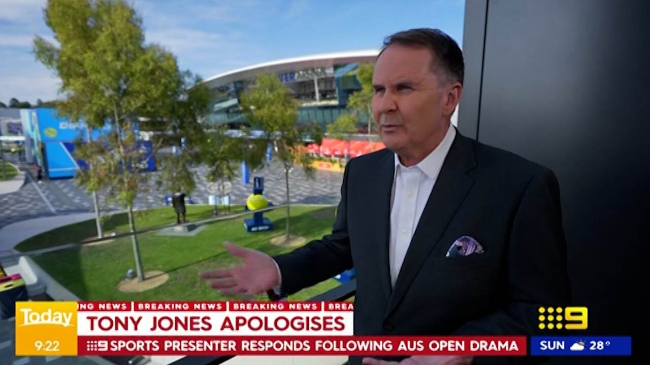 Tony Jones apologises for Djokovic comments