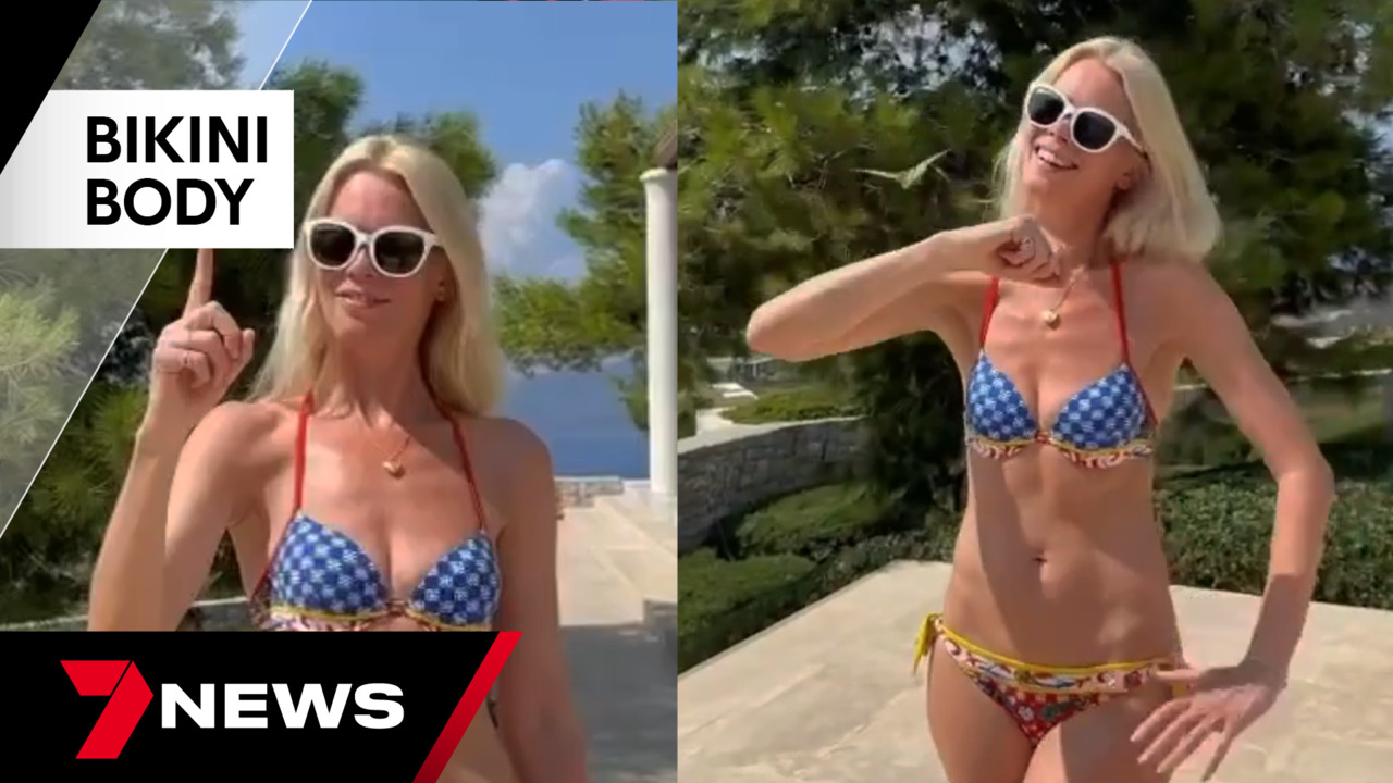 Claudia Schiffer at 53 Stars bikini video stuns fans 7NEWS