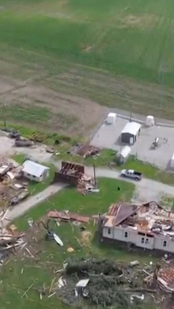 Tornado leaves path of destruction across Illinois county | Daily Telegraph