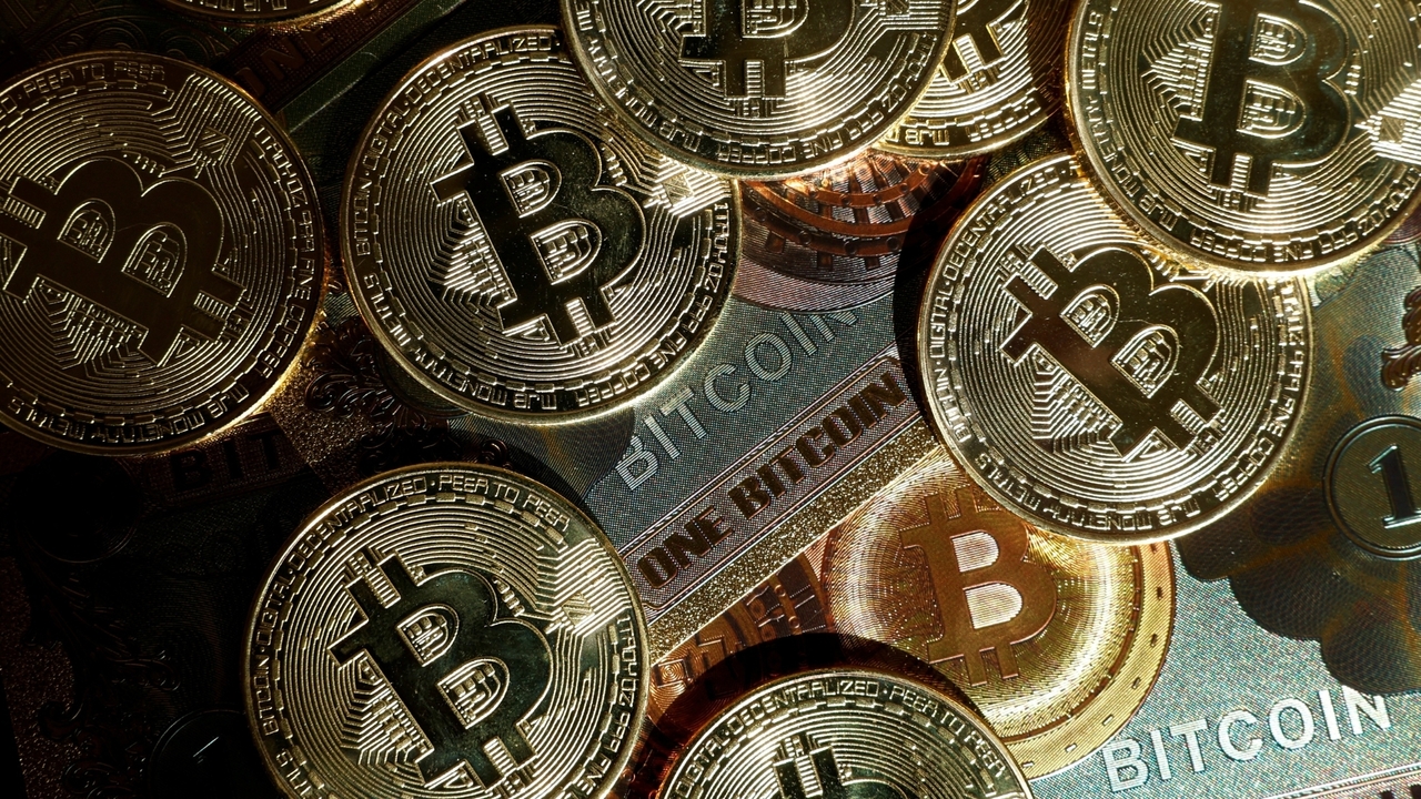 Bitcoin boom spotlighted in Las Vegas as 30,000 attend major crypto mining  conference