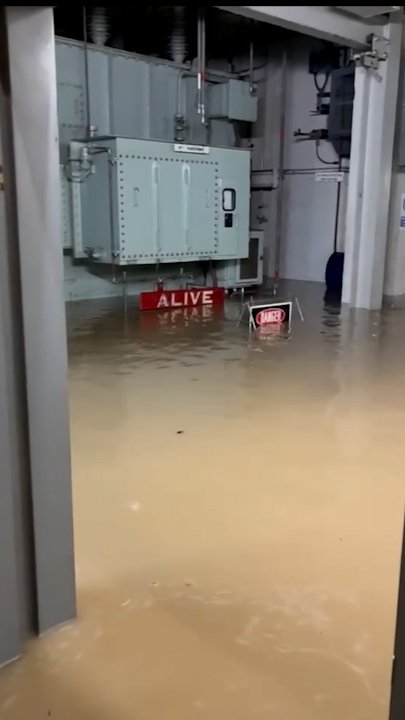 Burst water main has cut power to thousands of Melburnians | Herald Sun