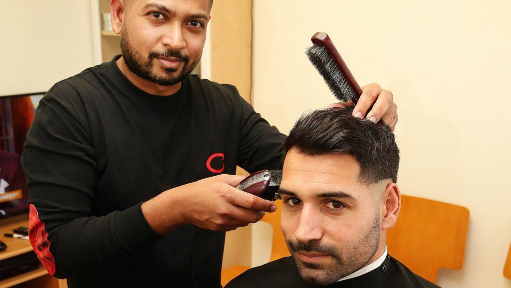 MLB Barber in the Bubble is also Padres' barber cutting up