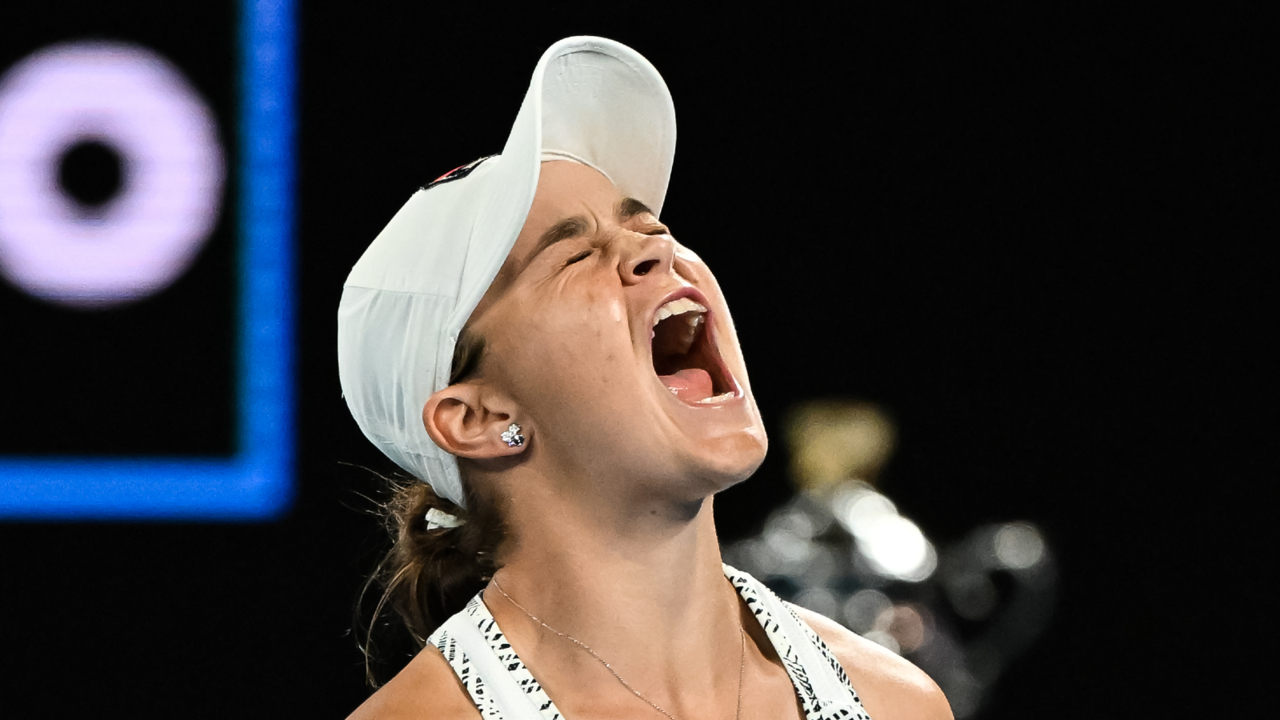 Australian Open 2022 Ash Barty drinks beer on live TV after win over Danielle Collins