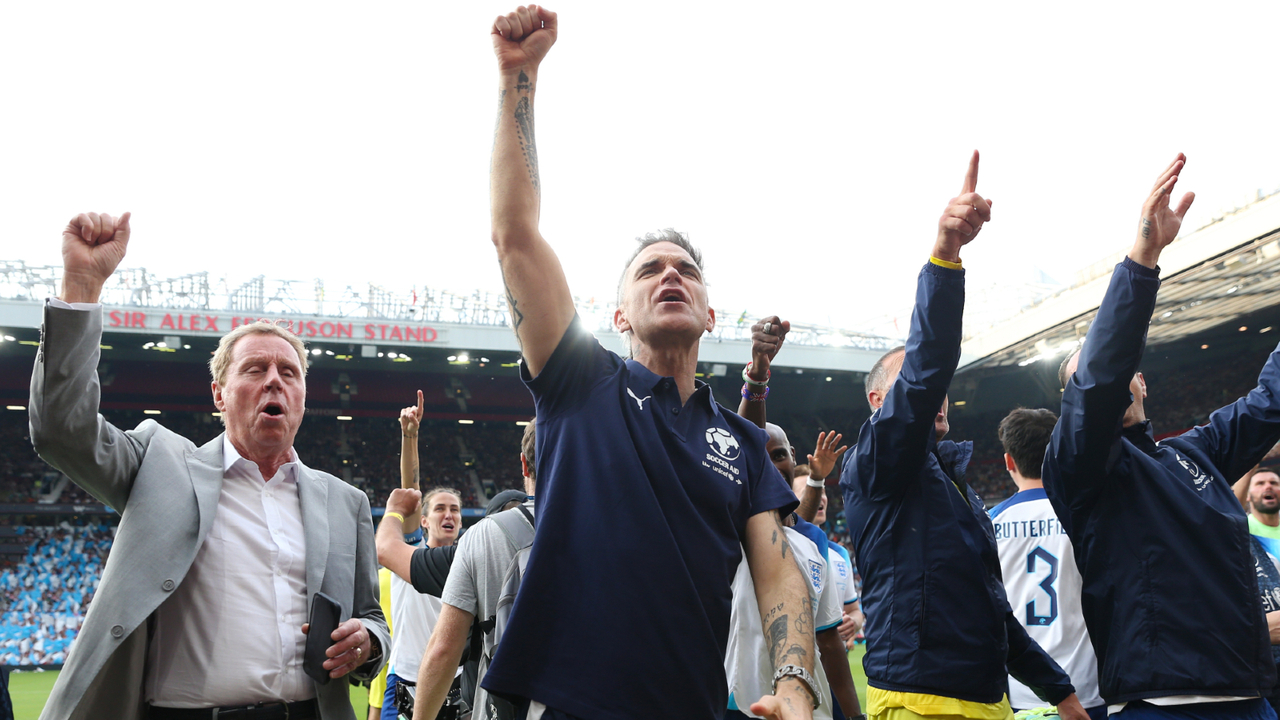 Fallout from Robbie Williams honour prompts City of Melbourne to