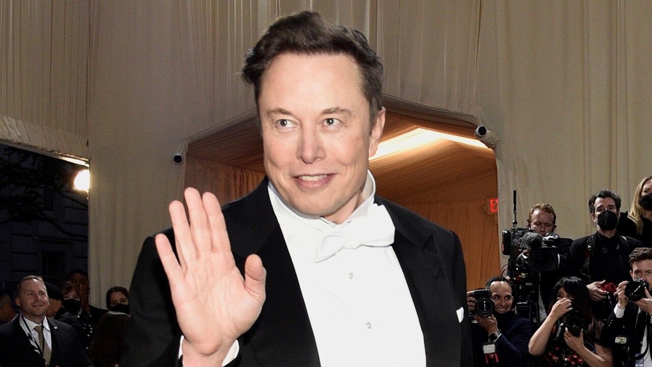 Elon Musk: Claims staff must now work 40 hours at offices or 'depart Tesla'  | news.com.au — Australia's leading news site for latest headlines