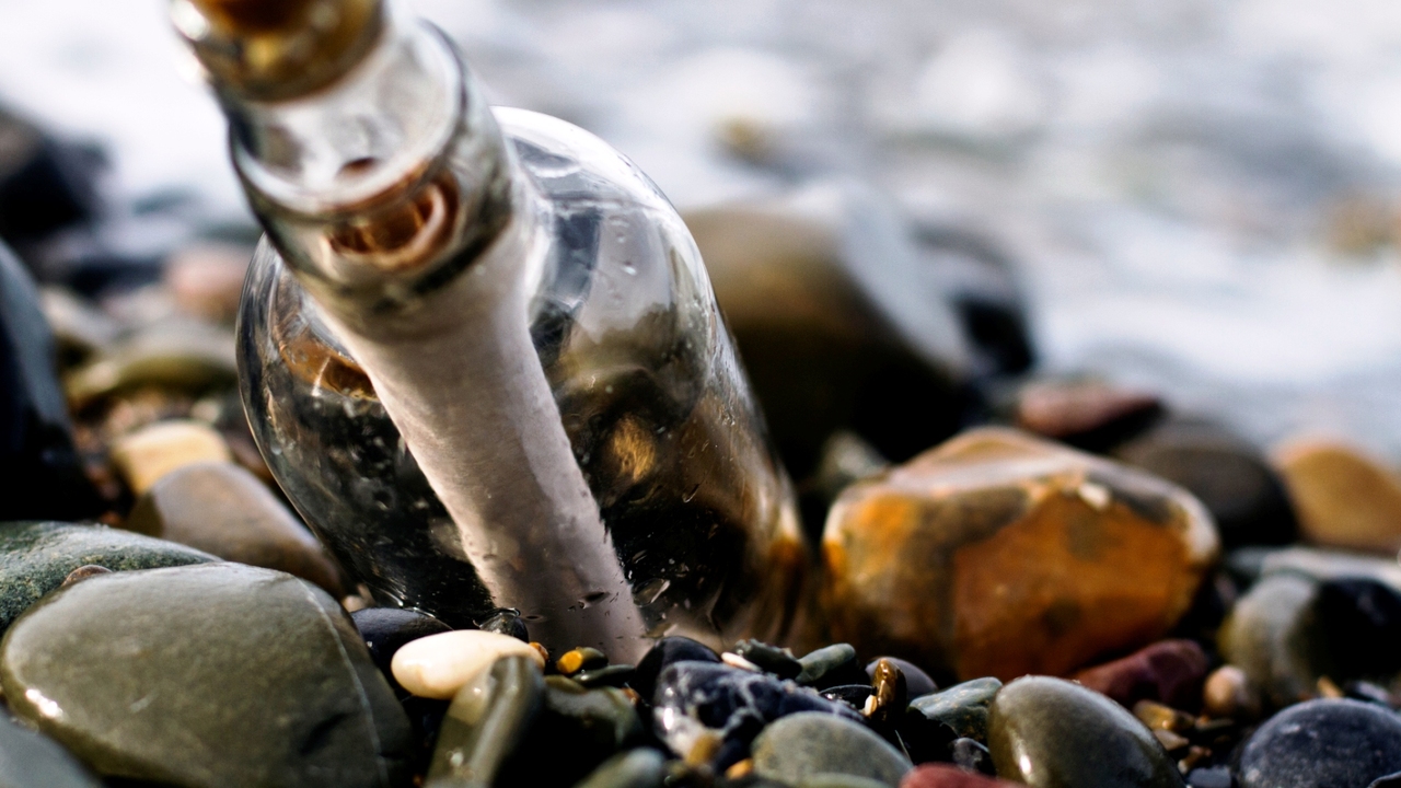 Former Geelong woman Glenda O'Brien reunited with ring after 46