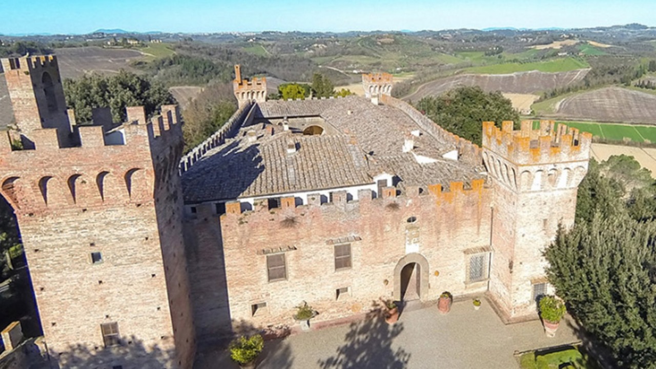 594yearold Italian castle up for sale in Tuscany Sky News Australia