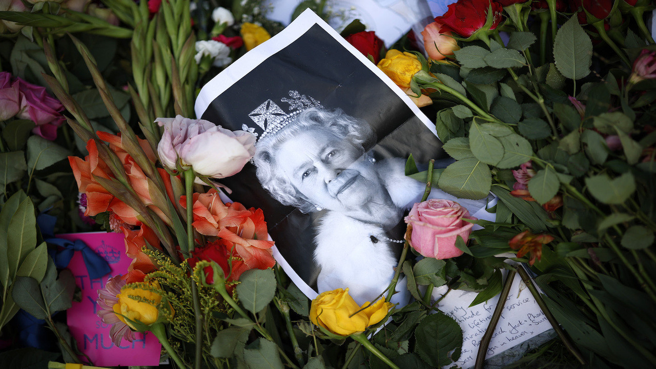 Queen Elizabeth funeral: Mourners to view Queen's coffin at