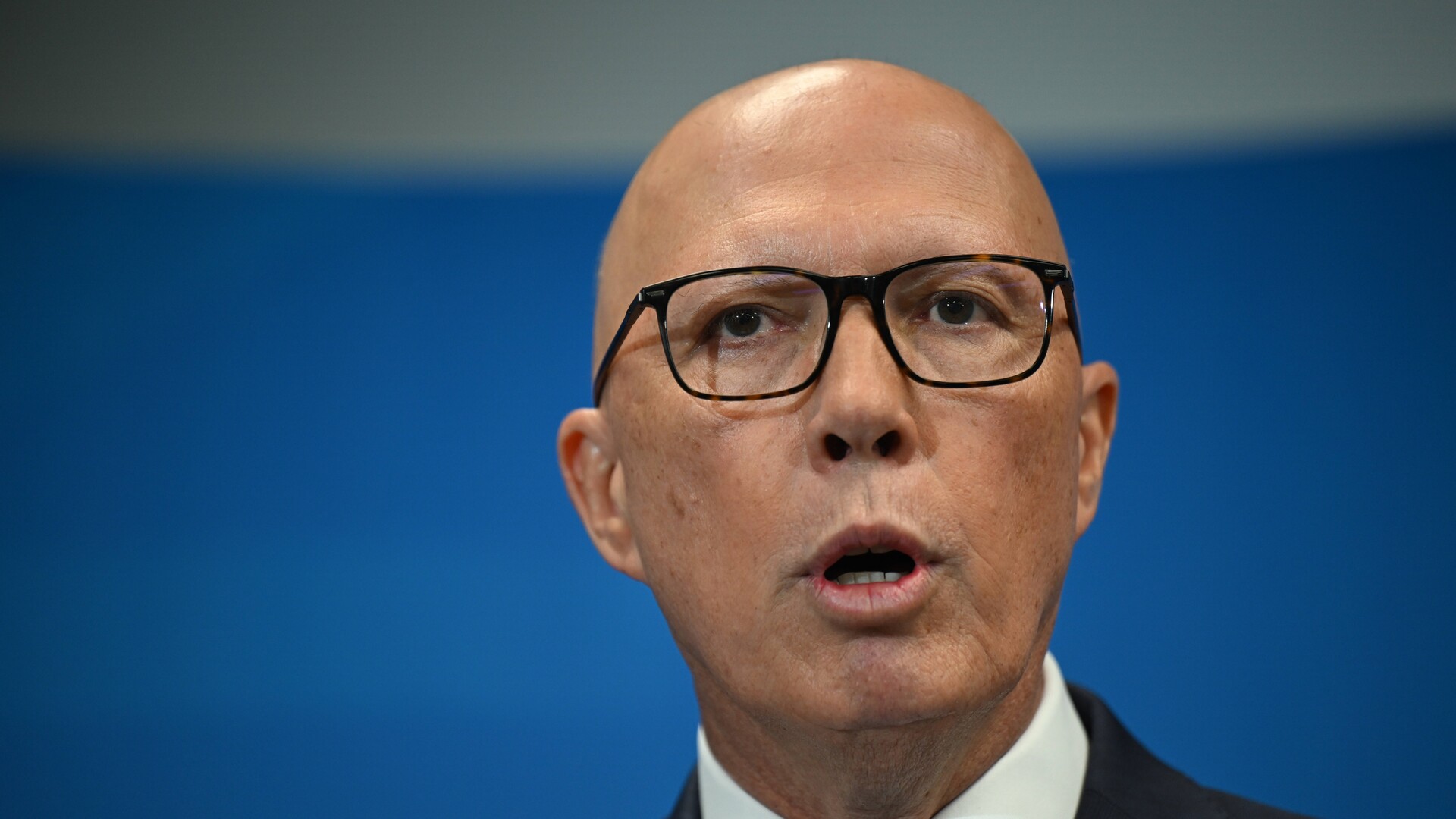 Media Watch Dog: ABC's Q+A quietly stacks its panel with ex-Labor