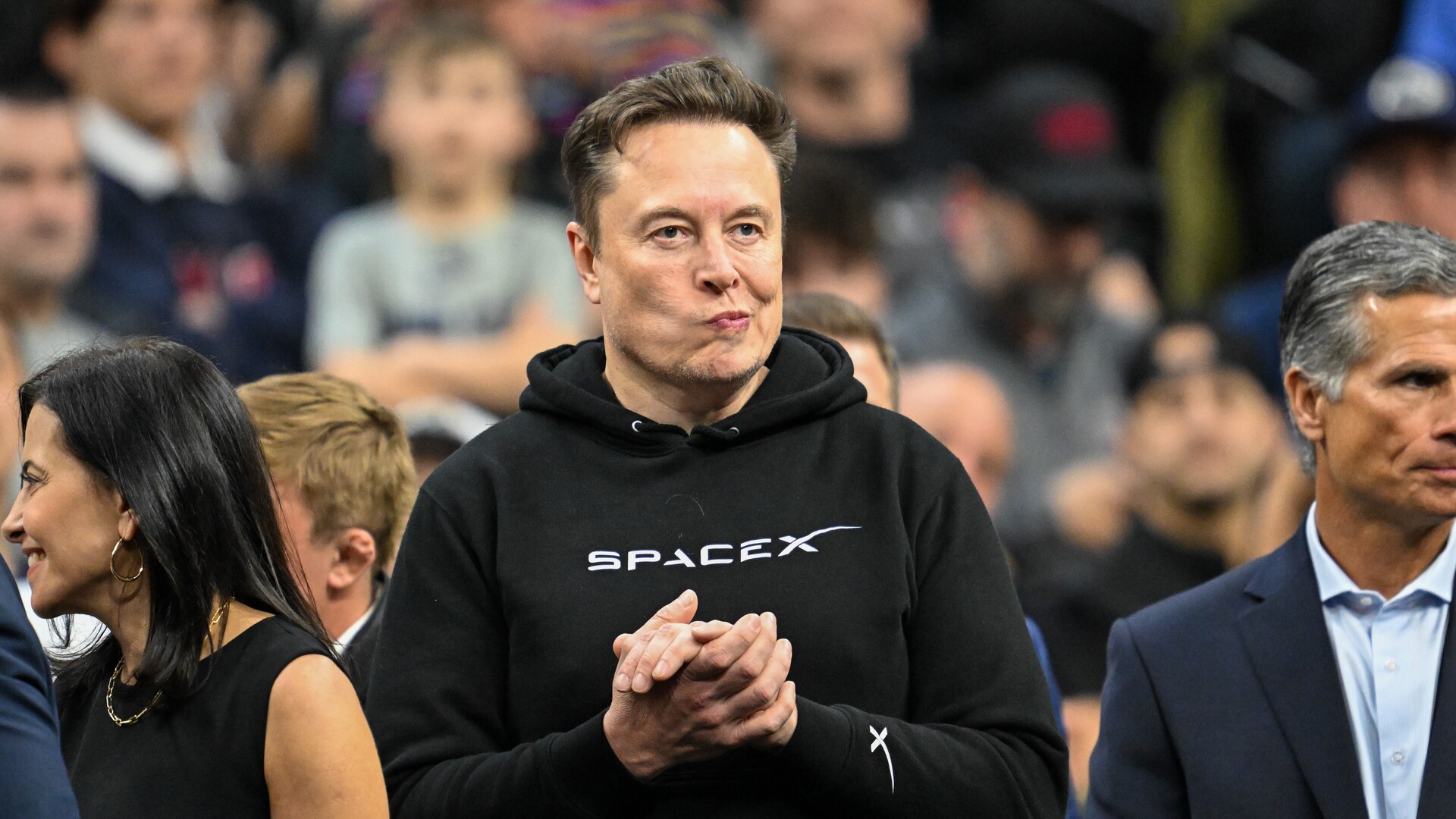 Elon Musk allegedly offers to impregnate influencer Tiffany Fong