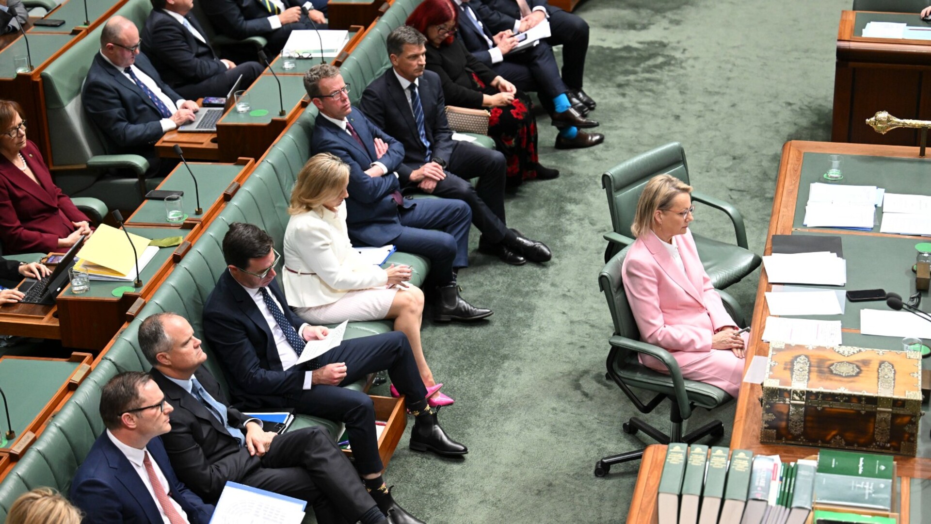 Coalition enters 48th Parliament with lowest ever seat tally in