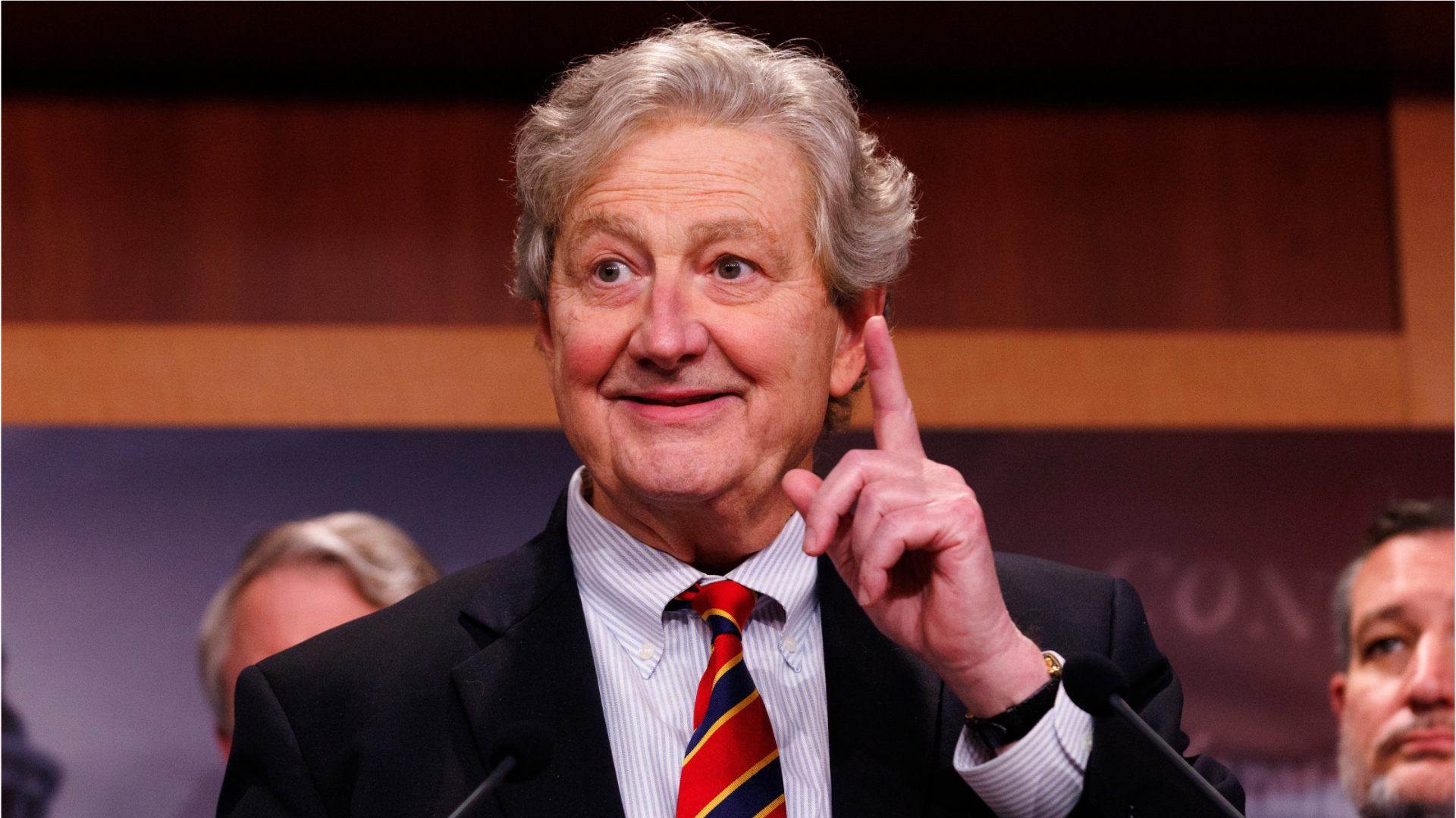 Put the bong down': John Kennedy hilariously roasts UK Prime Minister Keir Starmer | The Weekly Times