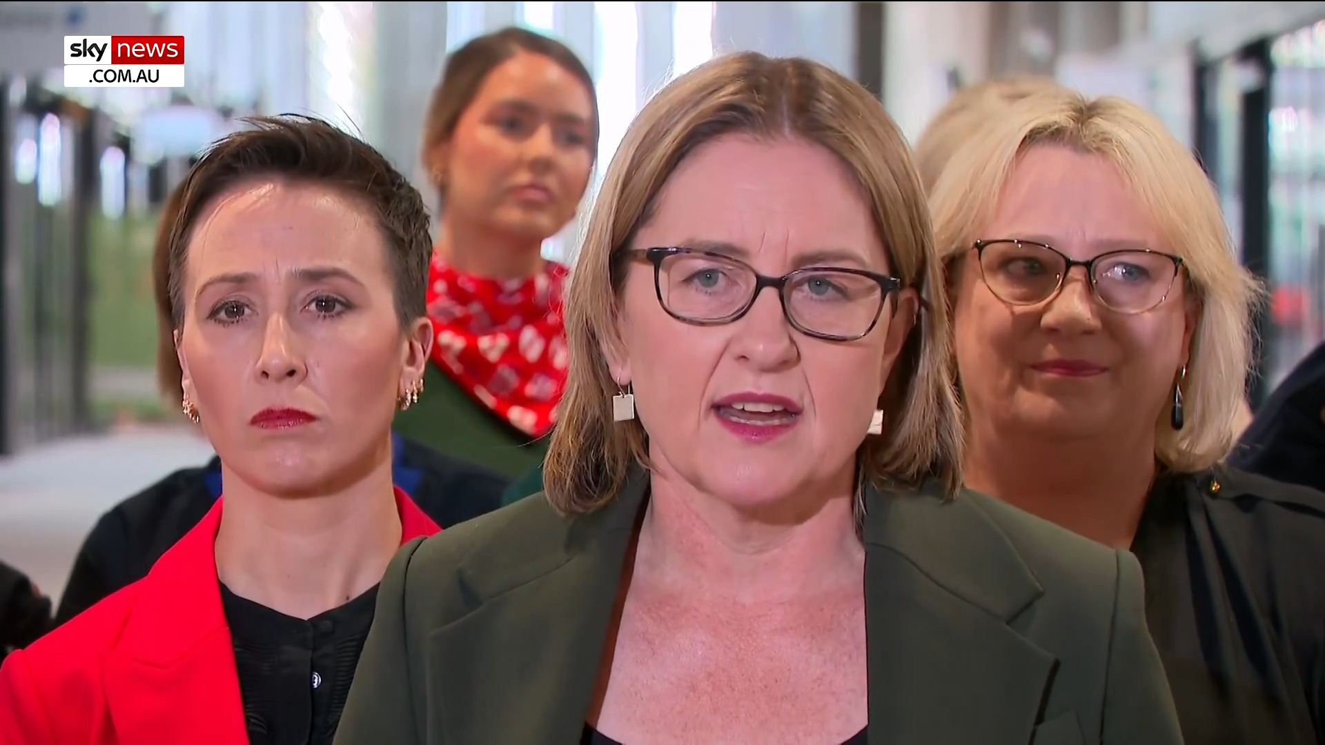 Jacinta Allan bats away question on James Packer calling Dan Andrews ‘human  filth’