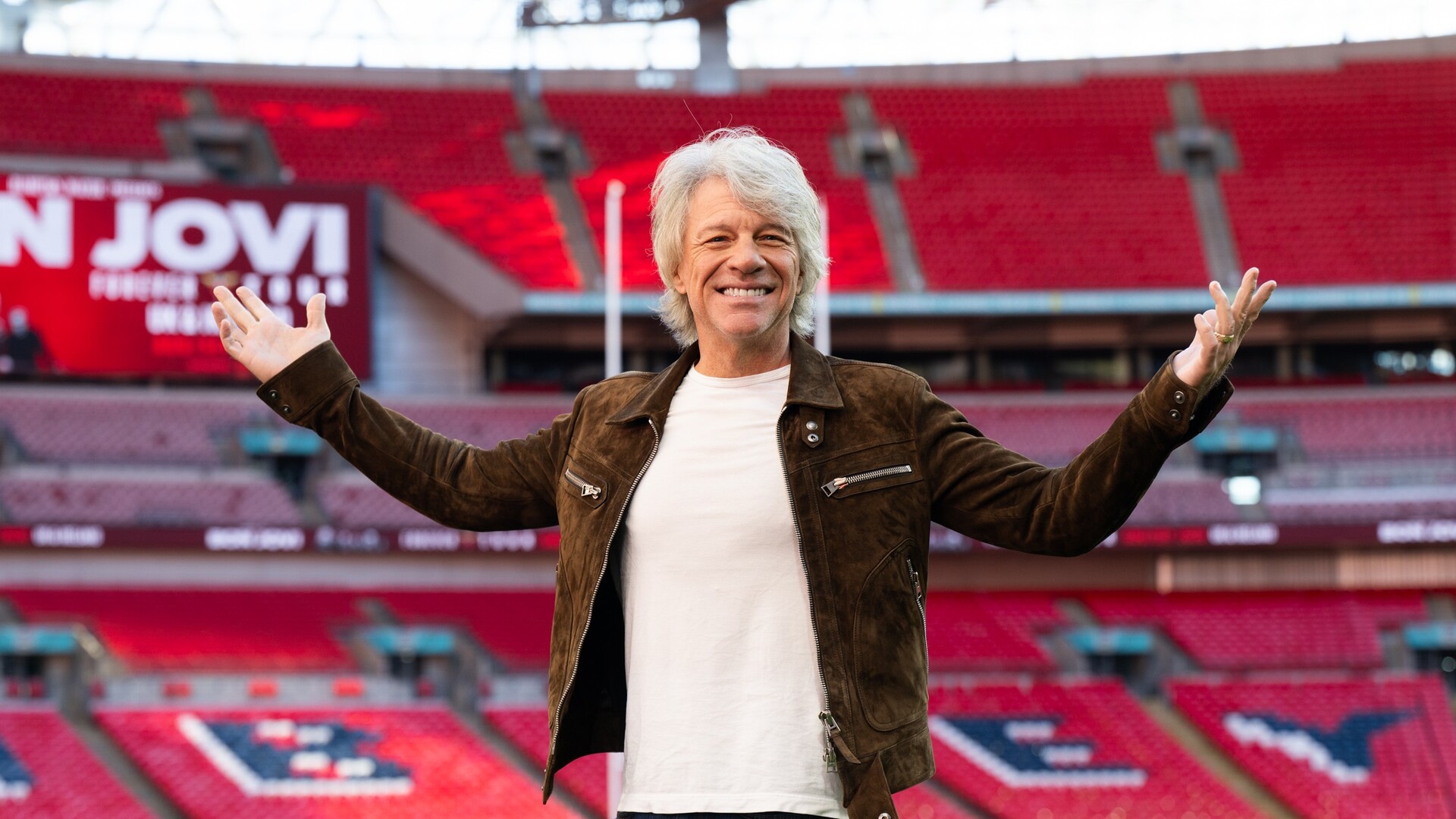 Bon Jovi returns to the stage after three-year hiatus following vocal cord  surgery
