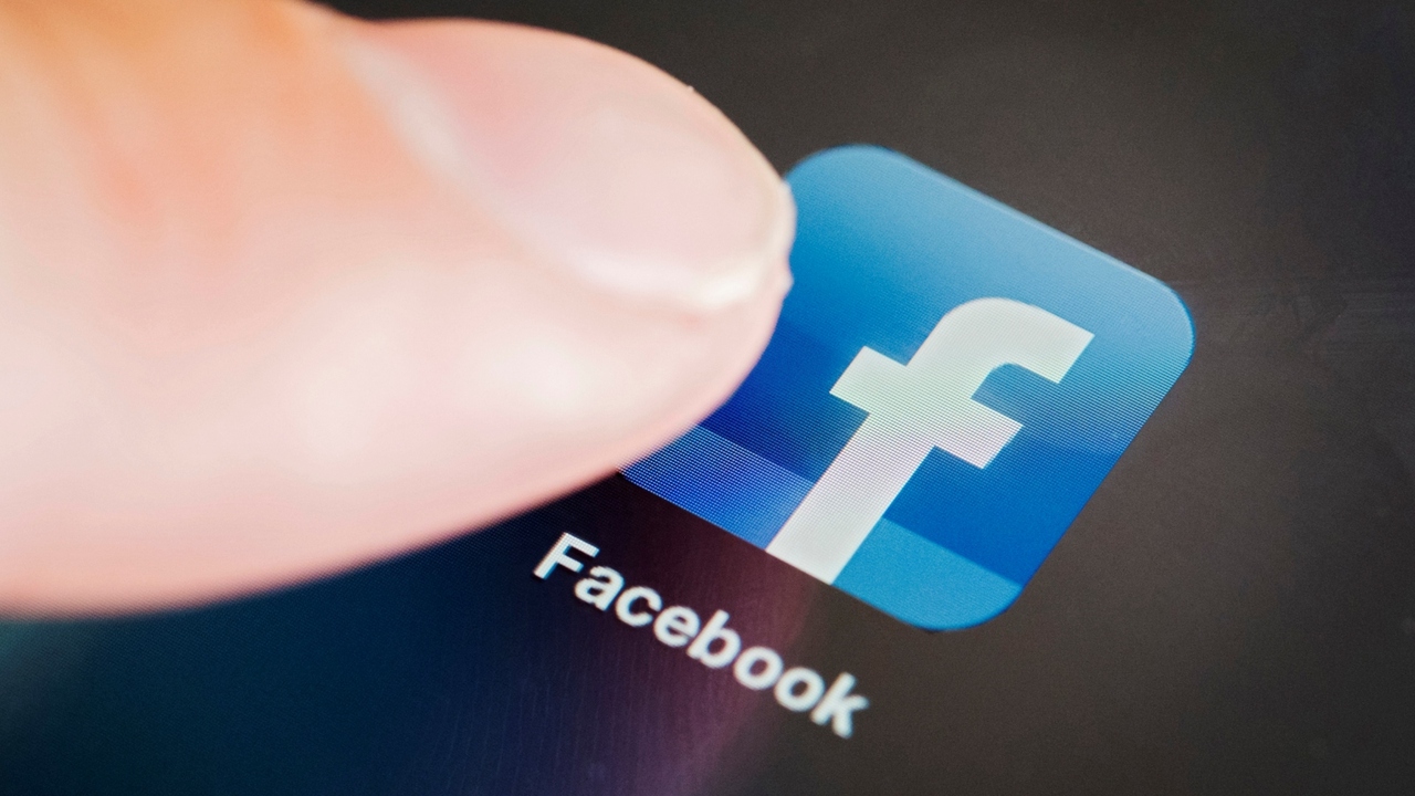 Major security flaw exposes 50 million Facebook accounts Sky - Main Image