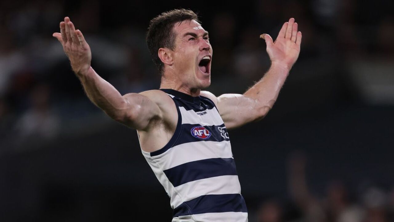 Geelongs Veterans and Rising Stars Outclass Crows in a Thrilling Comeback