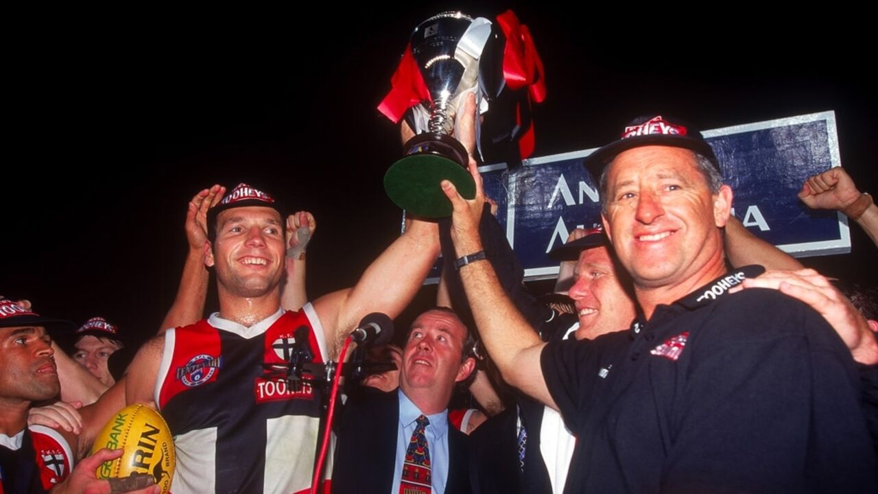 1992 Premiership Celebrated With Heritage Jersey