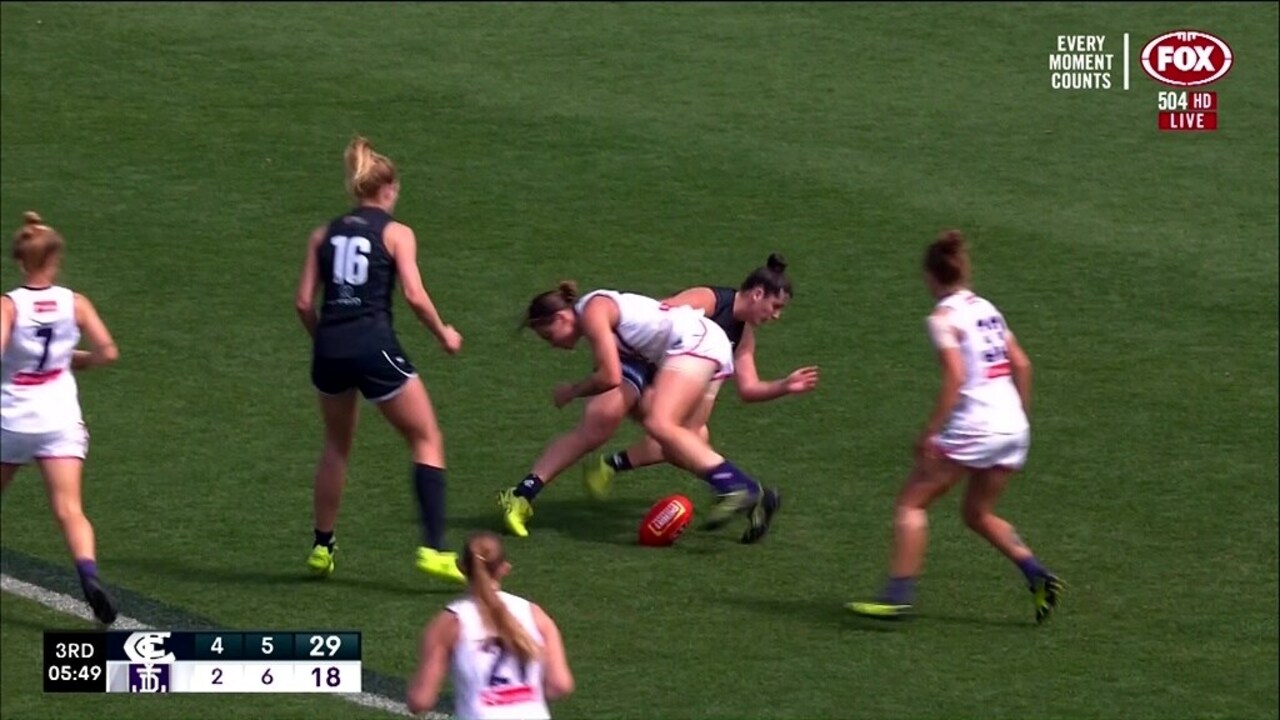 Between the tackles roxy deals sinclair