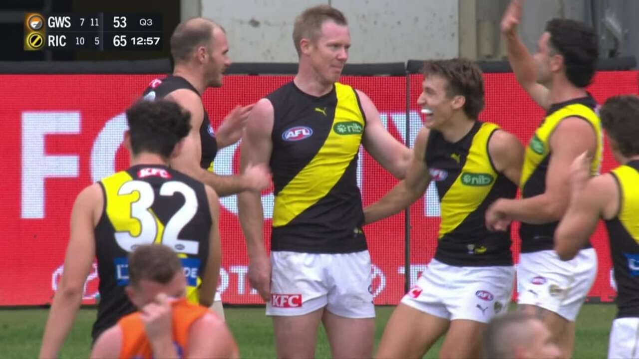 Sydney, Australia. 04th June, 2023. Toby Bedford of the GWS Giants gets  ready to kick the ball during the AFL Round 12 match between the GWS Giants  and the Richmond Tigers at