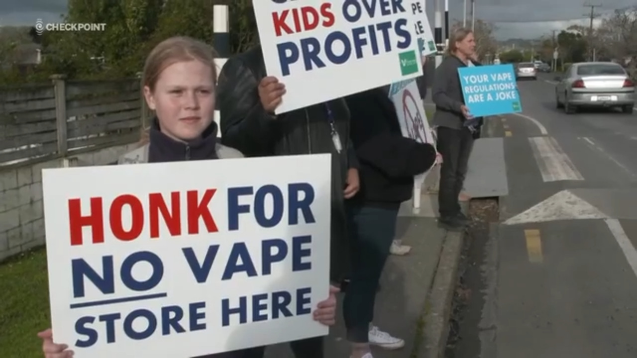 elfbar nachfüll pod läuft aus West Auckland shop in trouble over alleged breach of tobacco advertising  rules main image 0