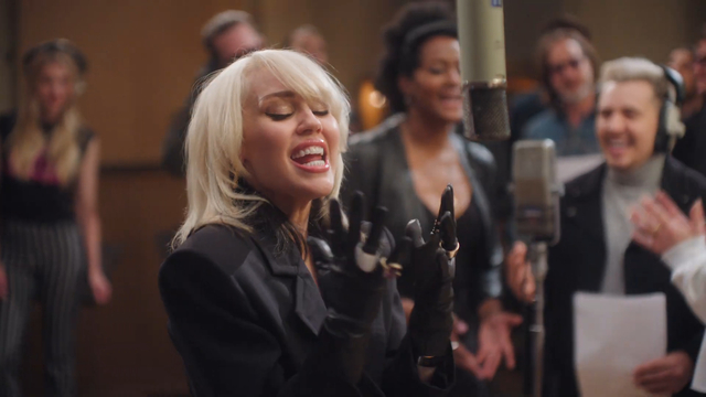 Dolly Parton, Miley Cyrus Poke Fun at PSAs in T-Mobile's Super Bowl Ad